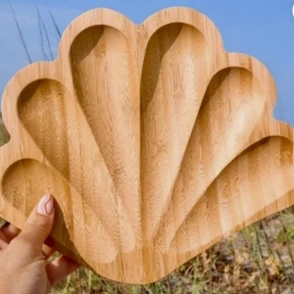 Beachly Bamboo palm tray 